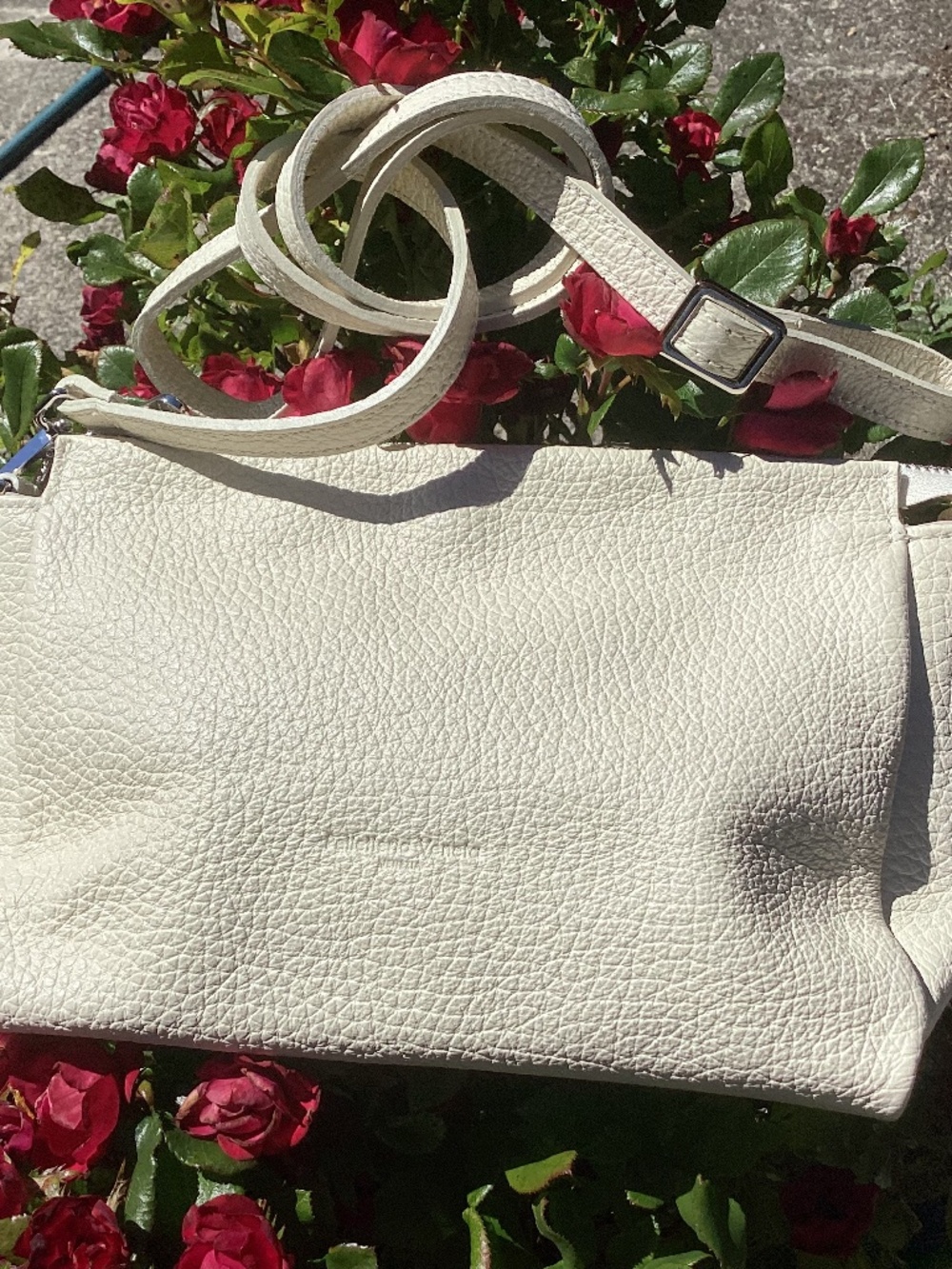 Beautiful Pelletteria Veneta Venezia Ivory Pebbled Leather Crossbody Handbag🦋